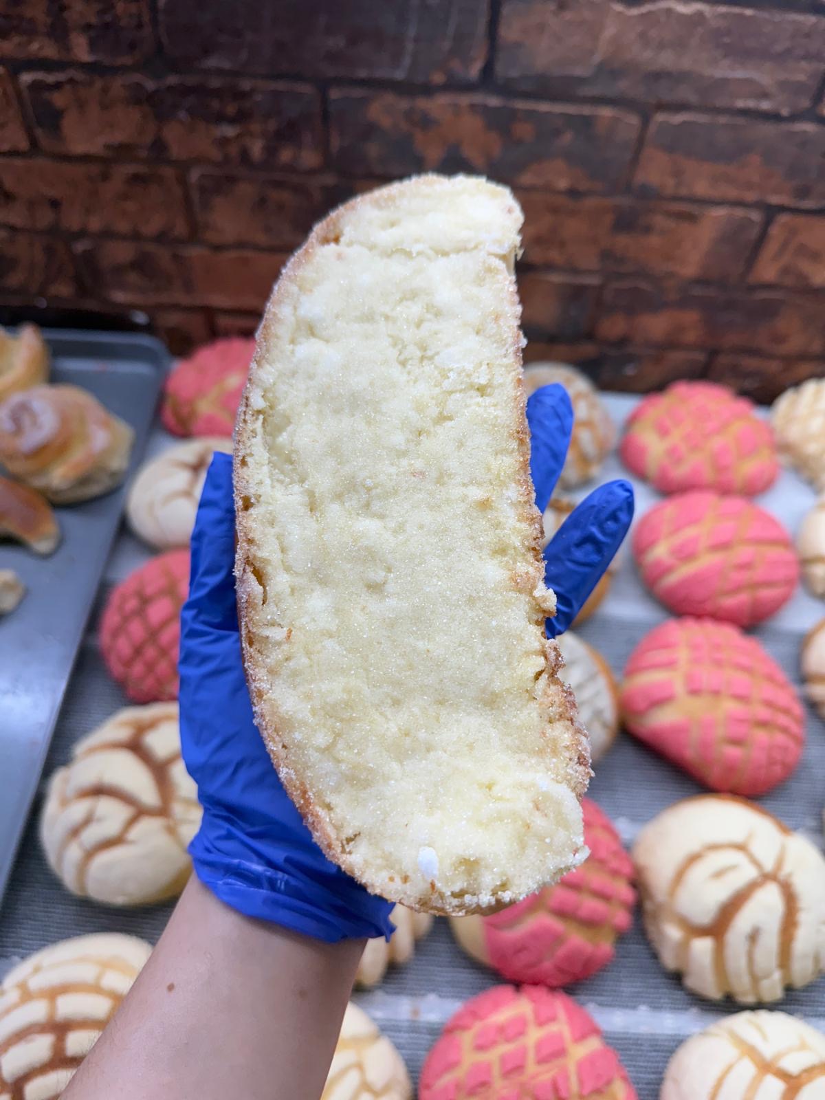 Rebanadas de mantequilla (bread with butter and sugar coated)