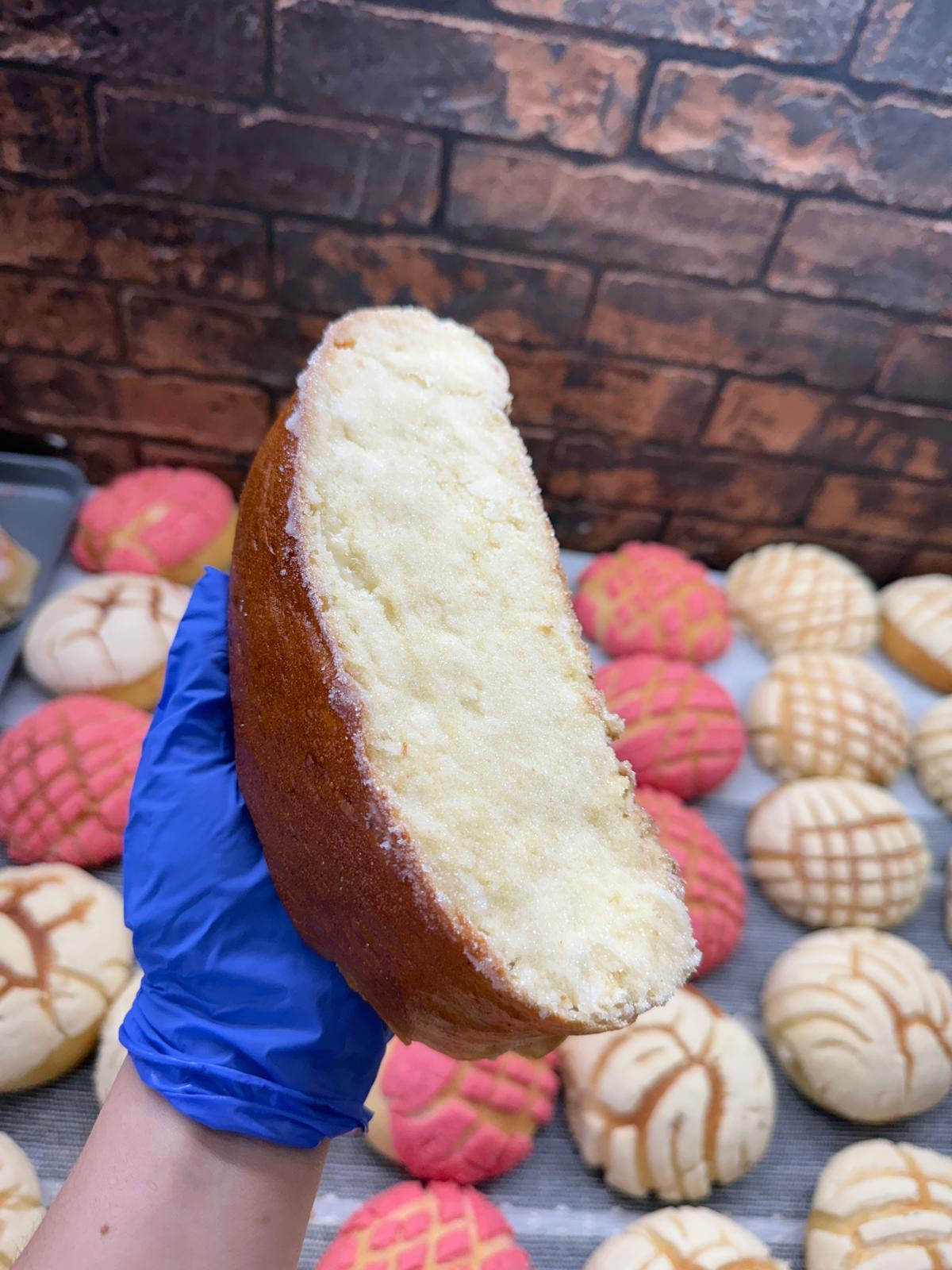 Rebanadas de mantequilla (bread with butter and sugar coated)